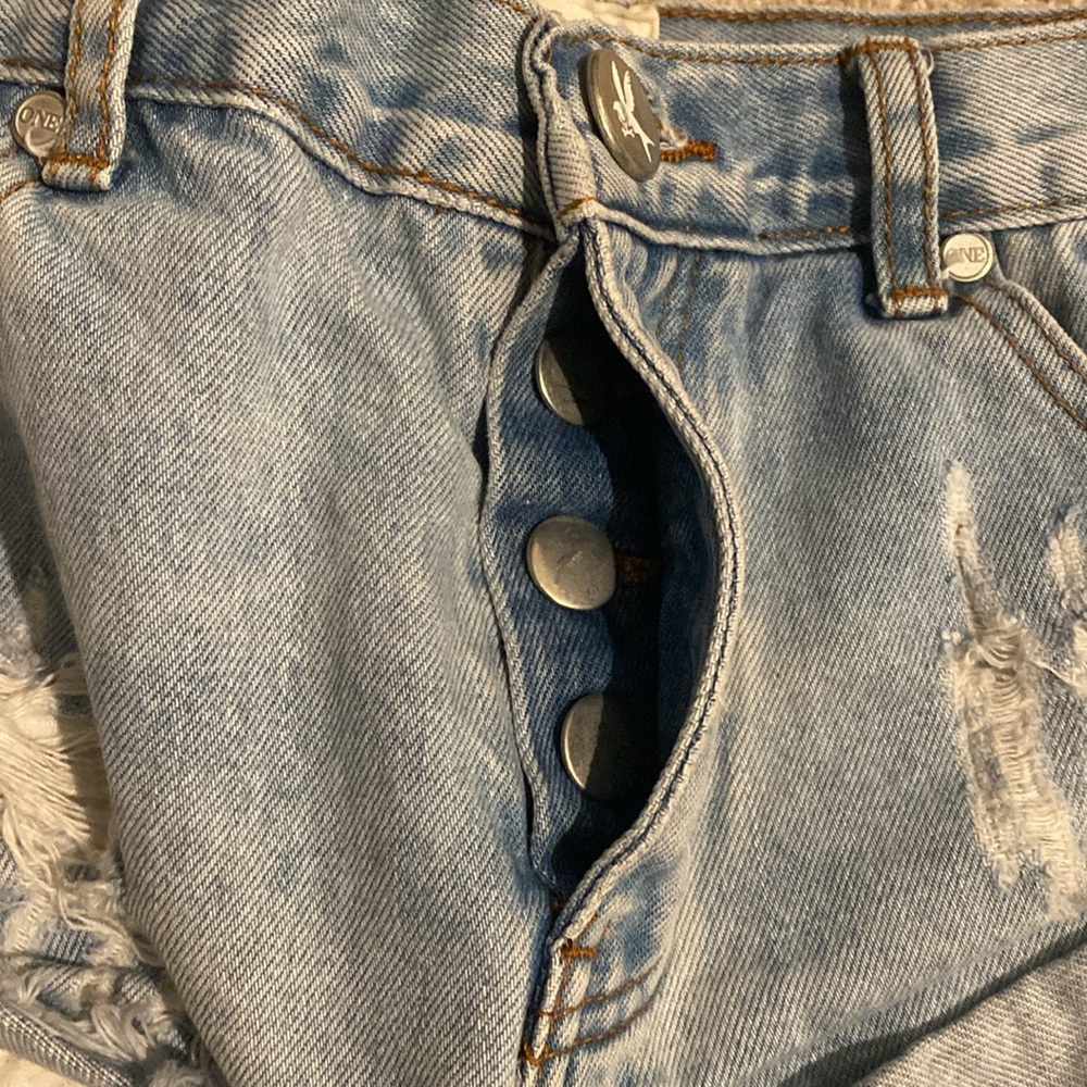 Used! No stains or extra holes - Picture 4 of 4